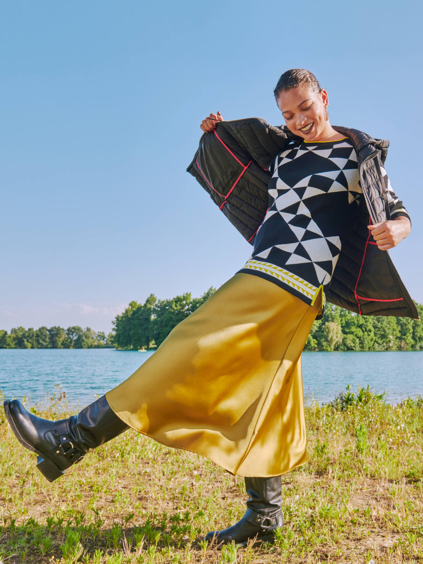 Blackamp;white geometrically patterned sweater image number 1