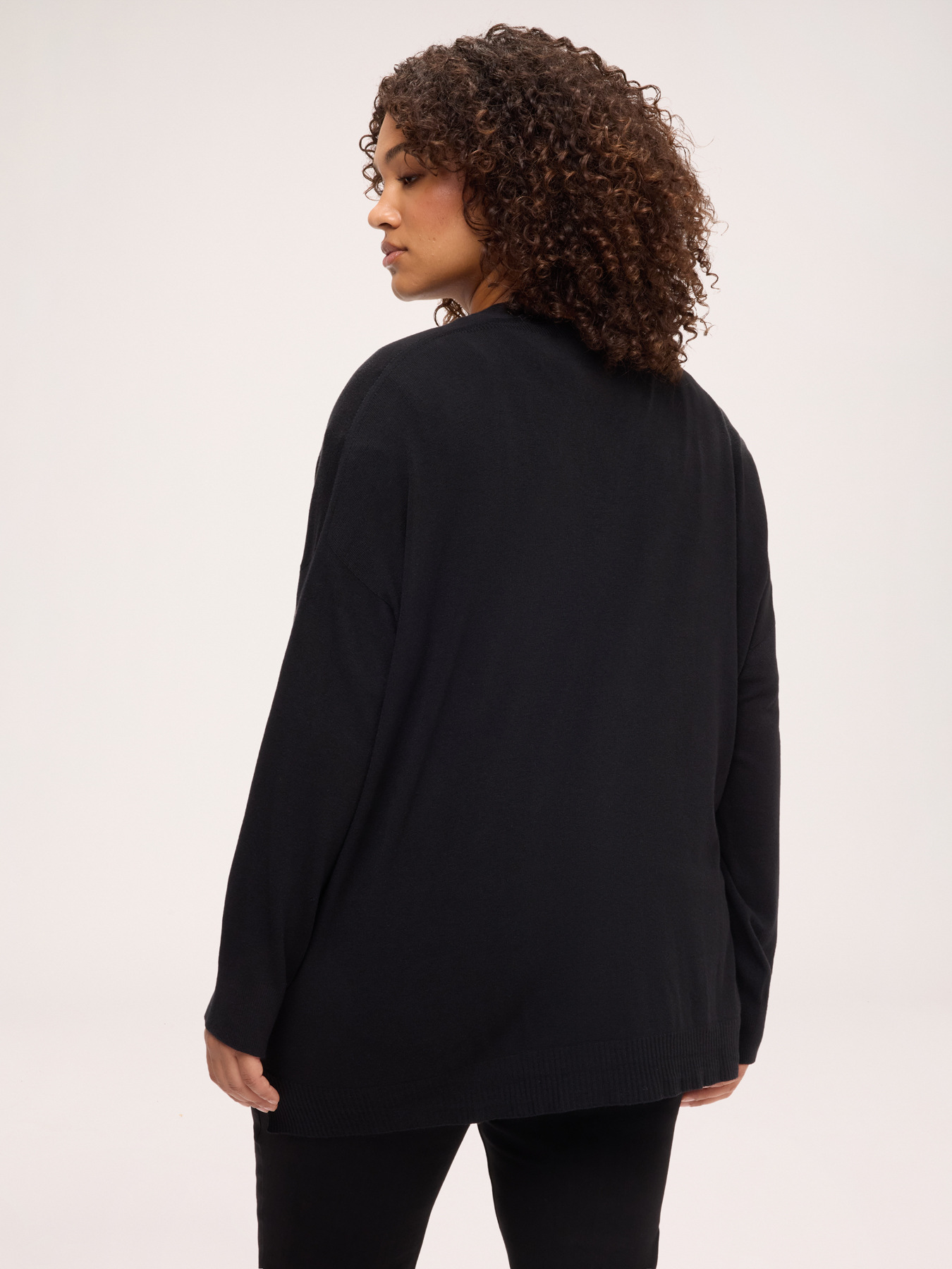 Cardigan col en V en tricot fin image number 1