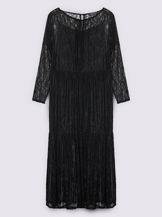 Robe longue en dentelle