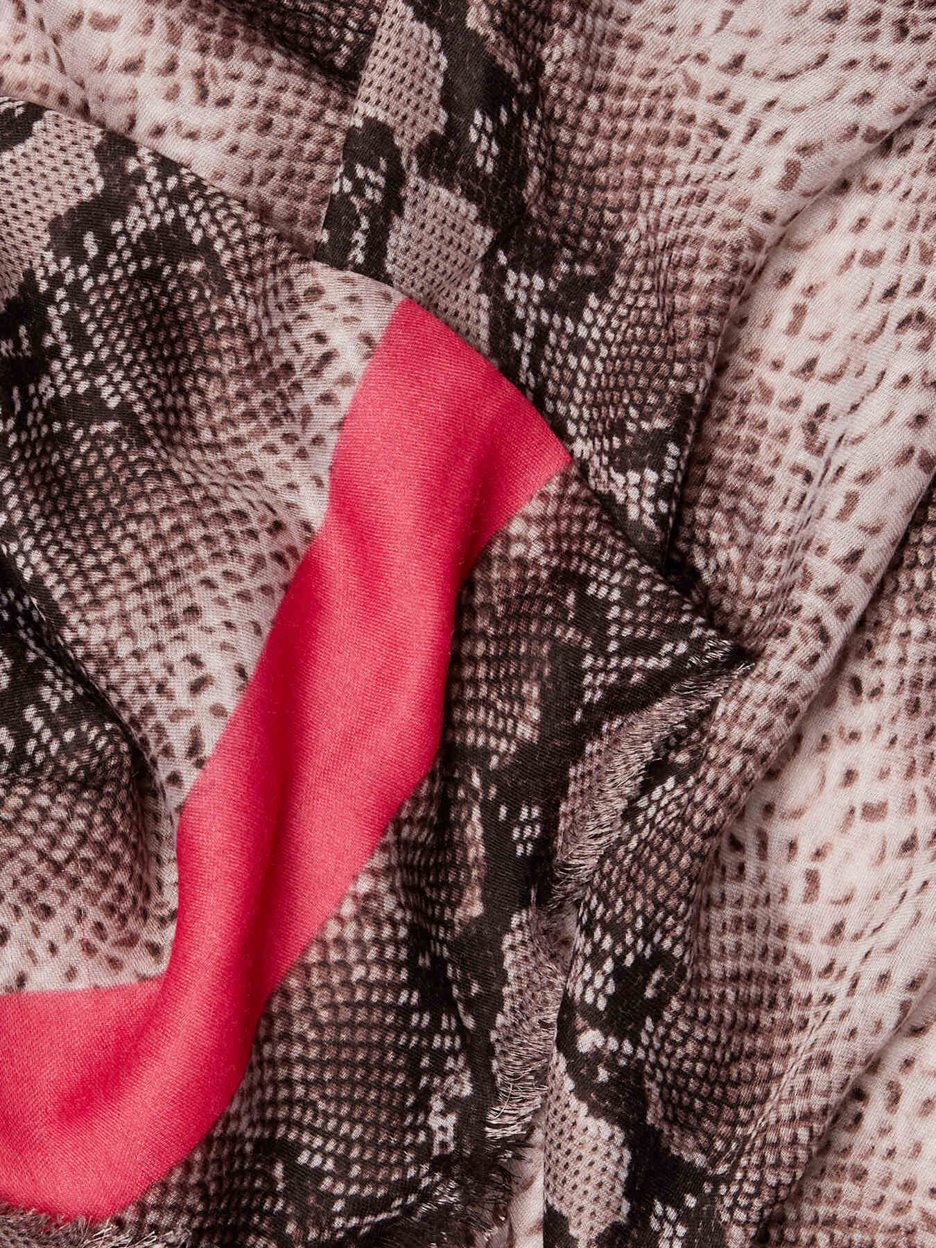 Sciarpa con stampa rettile image number 1