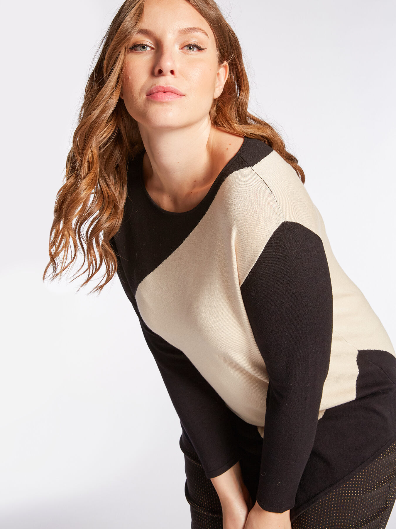 Pull intarsia au dessin &agrave; motif g&eacute;om&eacute;trique image number 0