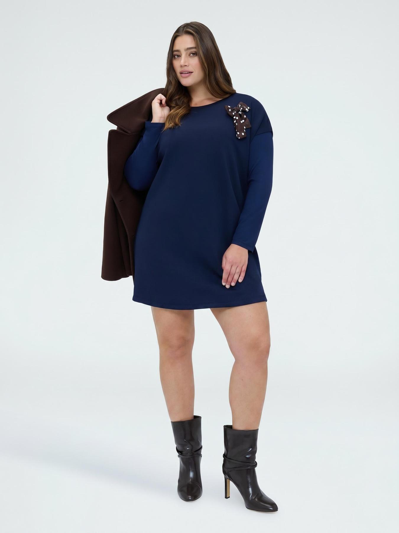 Short dress with polka dot bow image number 2