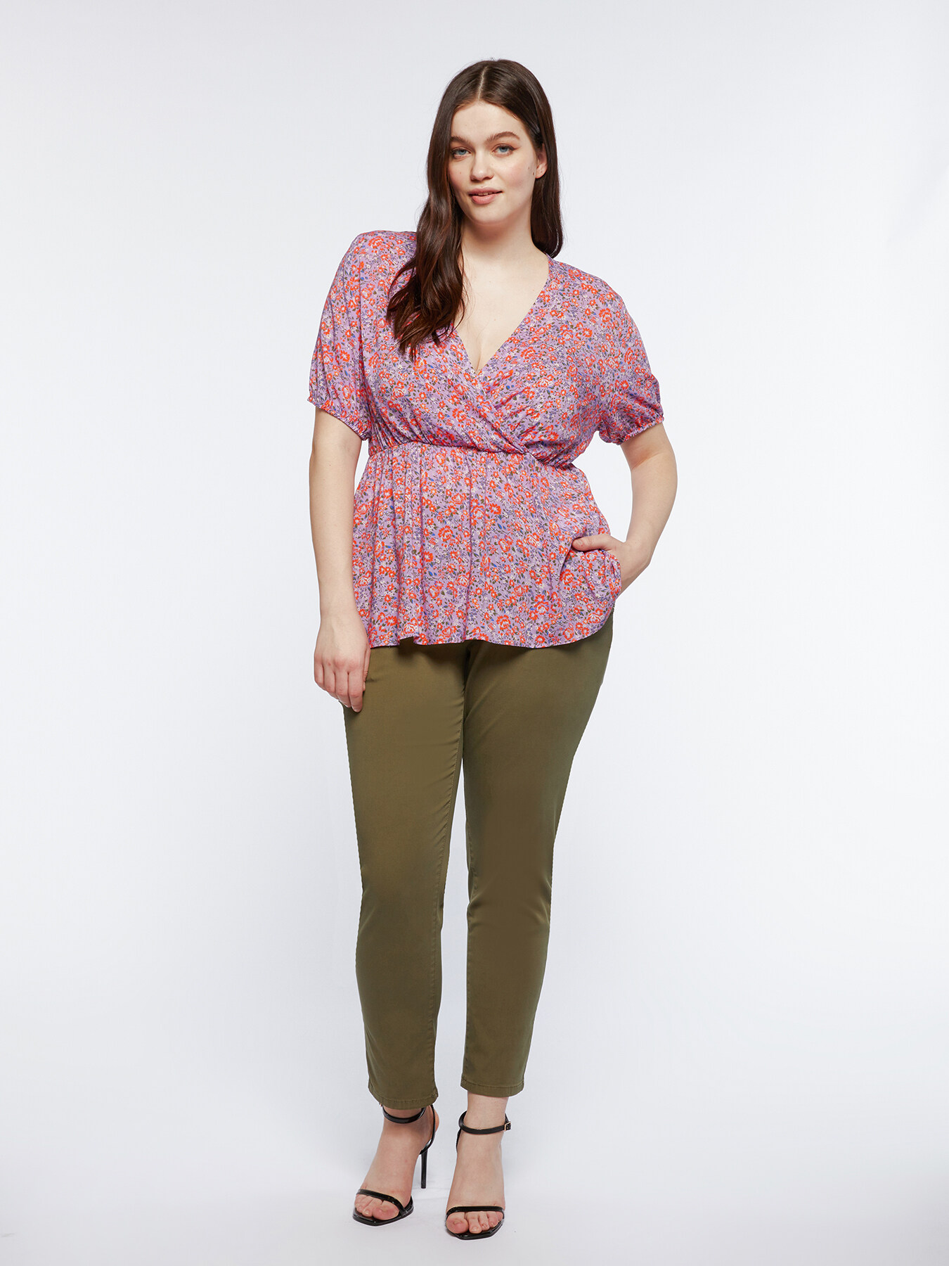 Blouse &agrave; fleurs crois&eacute;e sur le devant image number 2