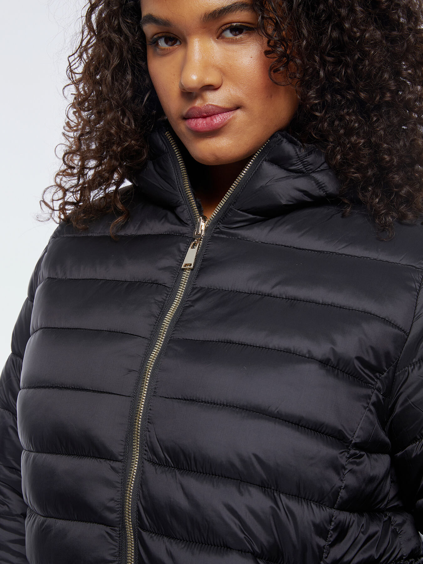 Beidseitig tragbare Daunenjacke aus Nylon und Pl&uuml;sch image number 3