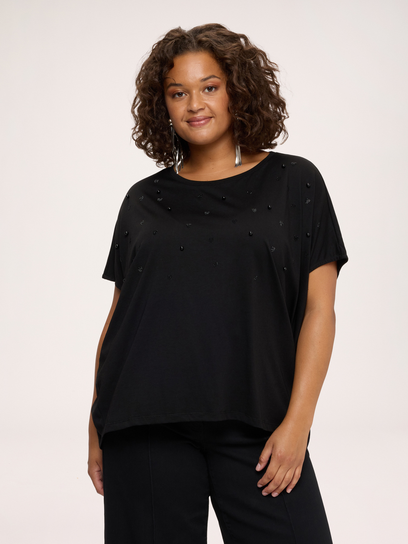 T-shirt in jersey con cuoricini in strass e perle image number 0