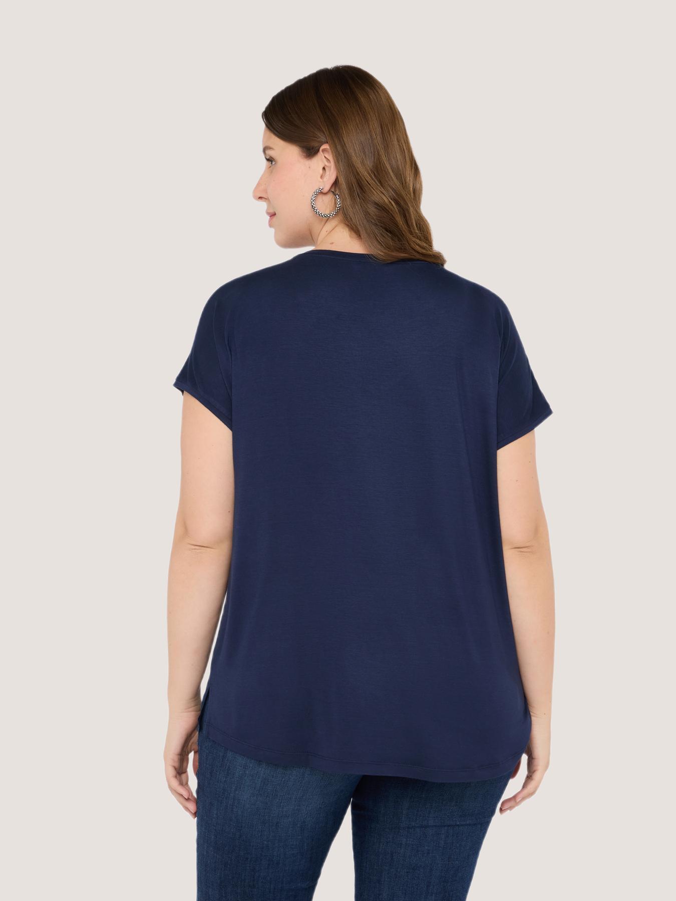 Zweistoffiges T-Shirt mit V-Ausschnitt image number 1