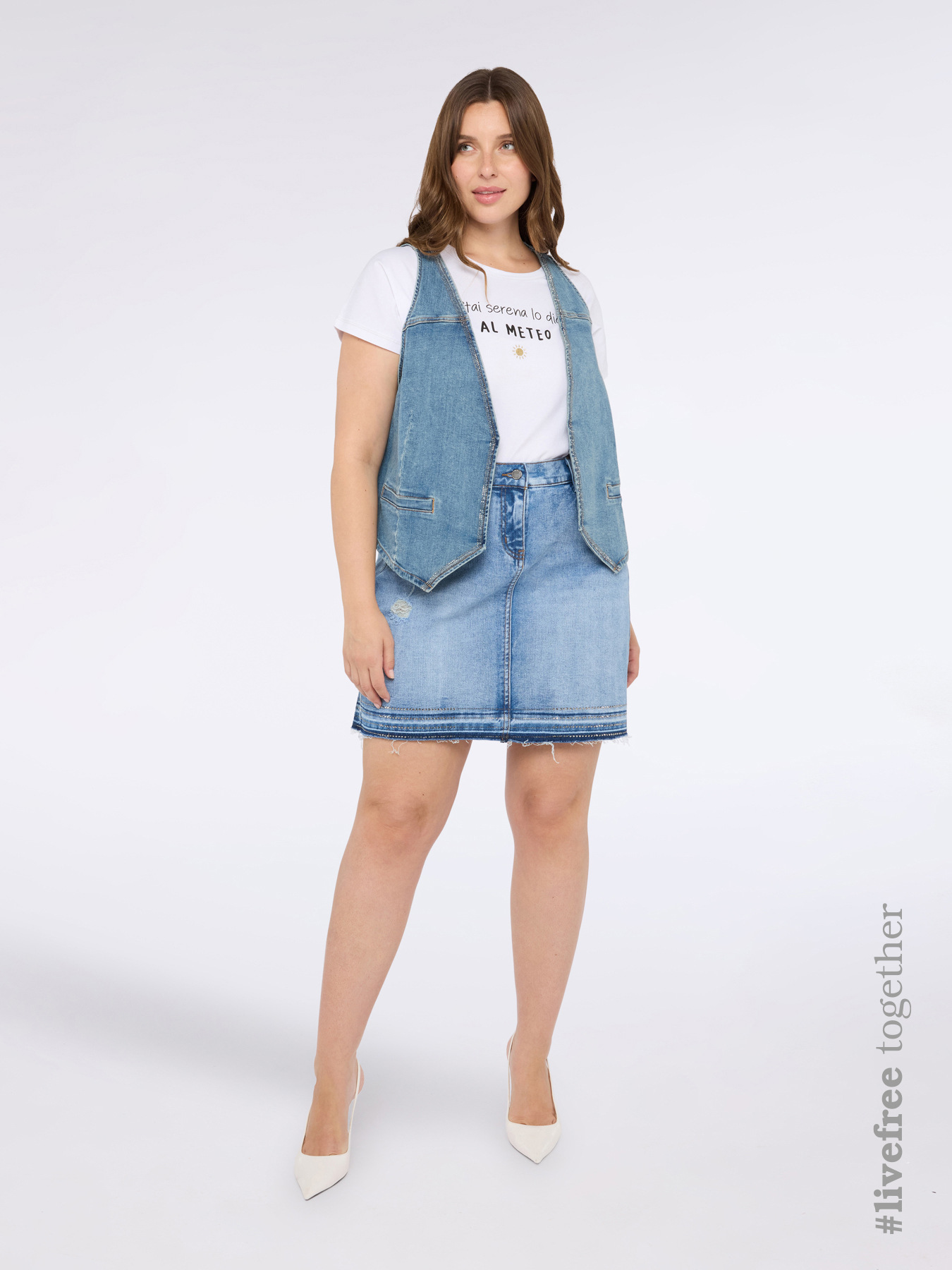 Denim mini skirt with used effect image number 0