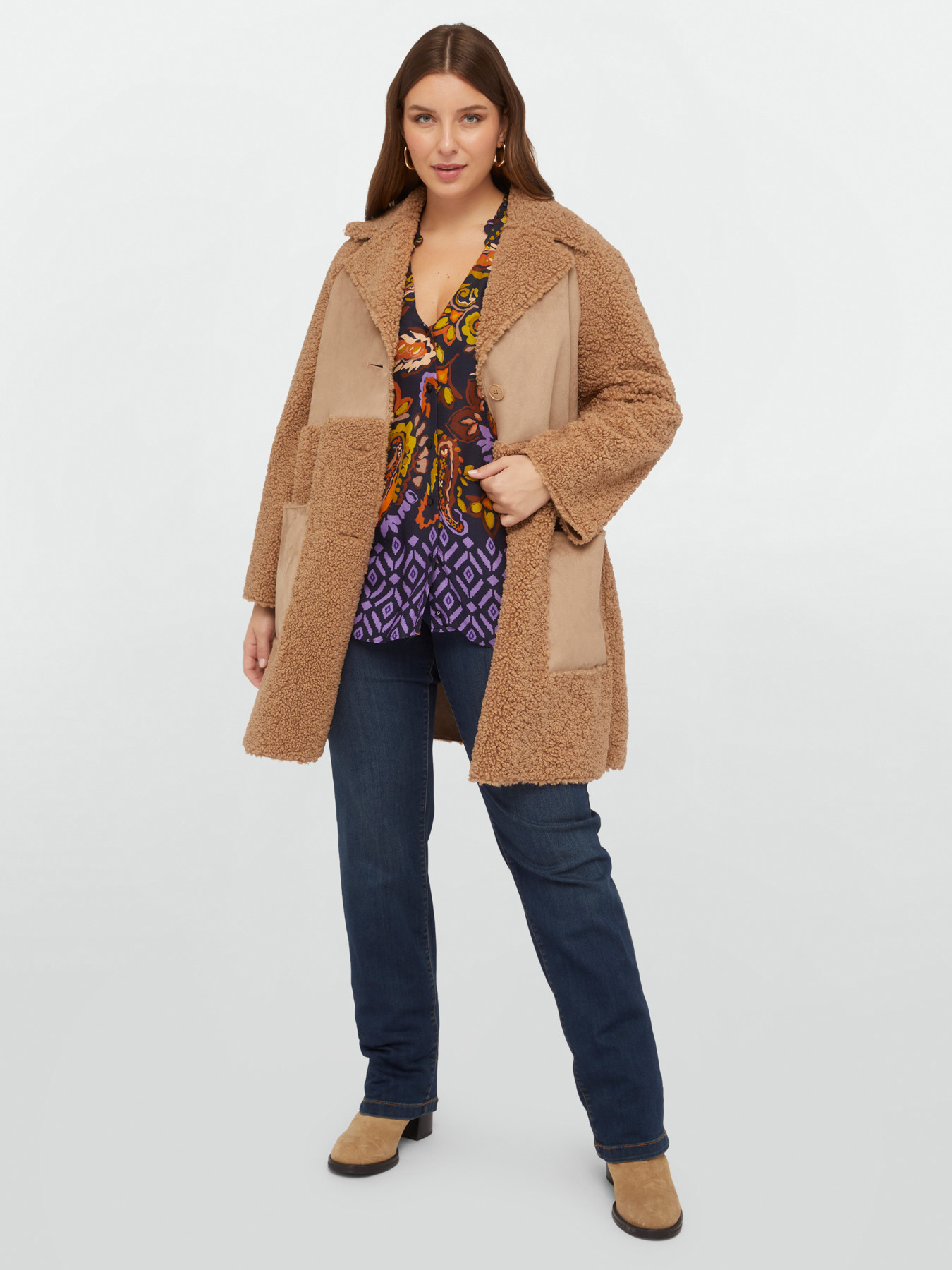 Abrigo teddy image number 3