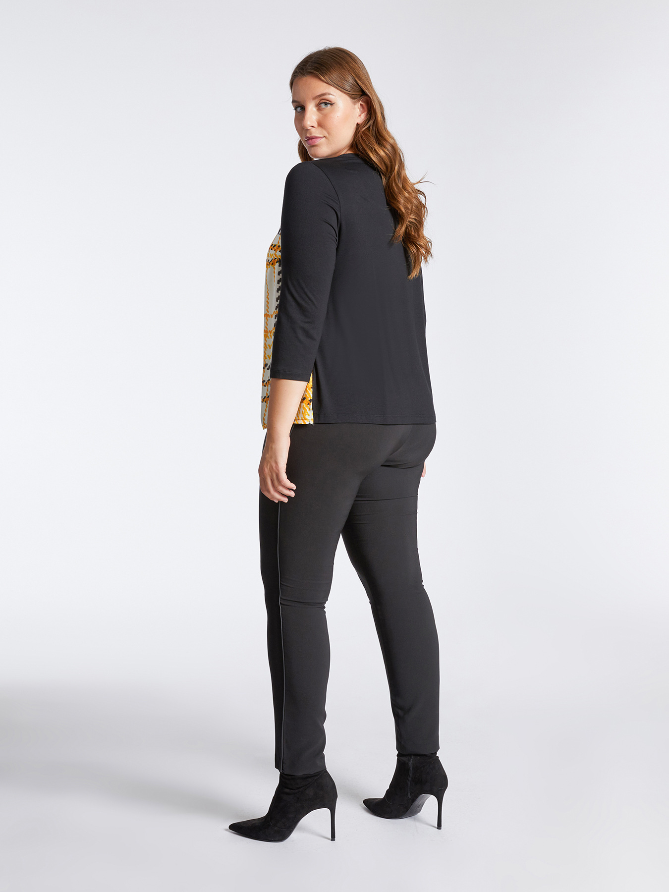 T-shirt con stampa tartan image number 1