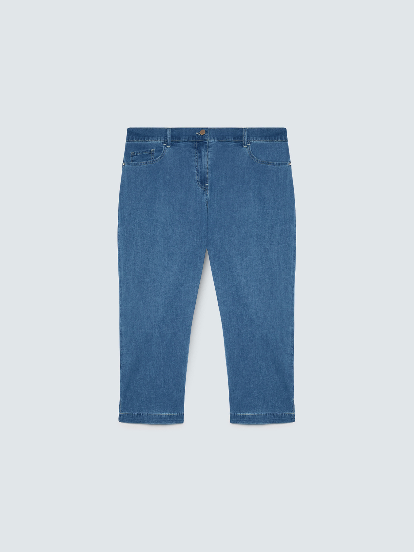 Cropped denim jeans with slits image number 4