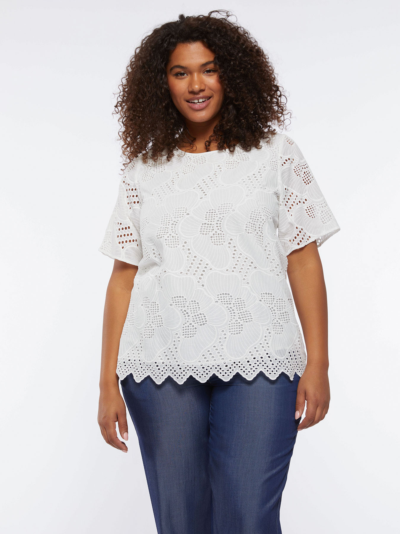 Blusa floreale in Sangallo image number 2