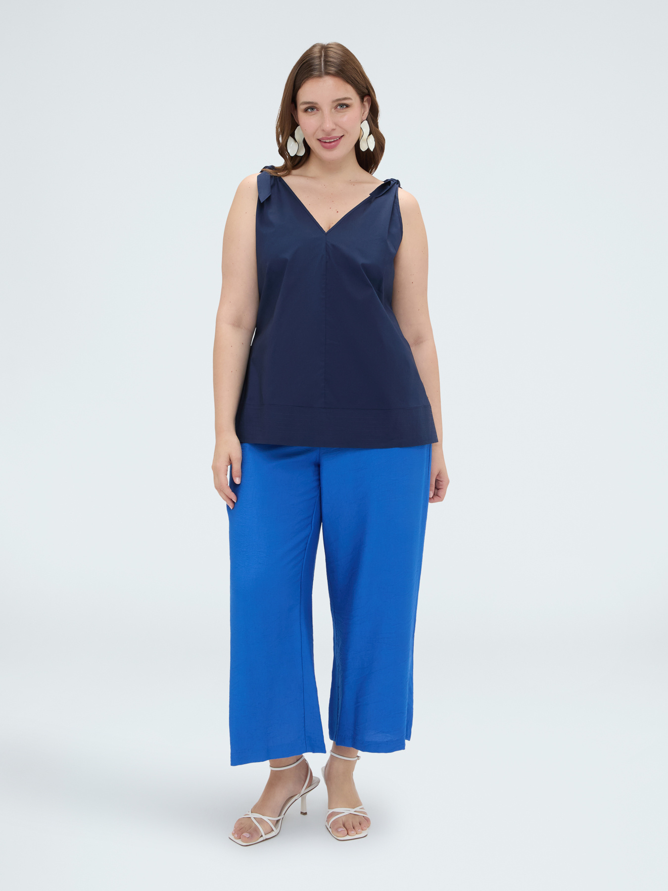 Cotton top with bow knots on the shoulders image number 4