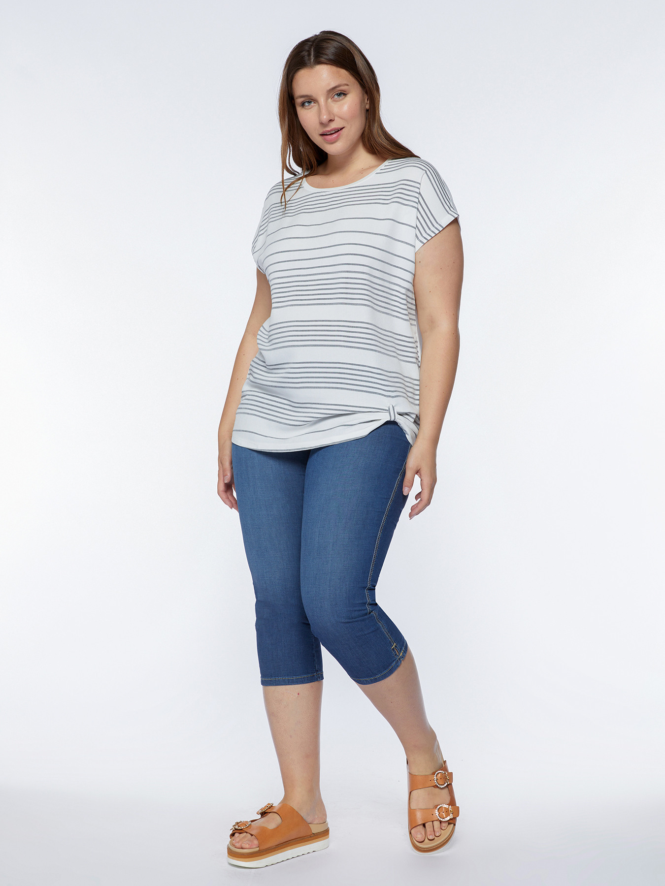 Gestreiftes T-Shirt mit Schlaufe am Abschluss image number 2