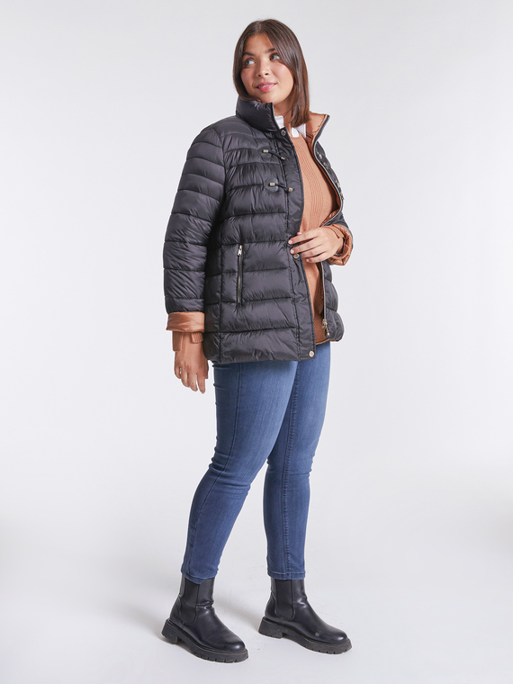 Down jacket with toggle fasteners