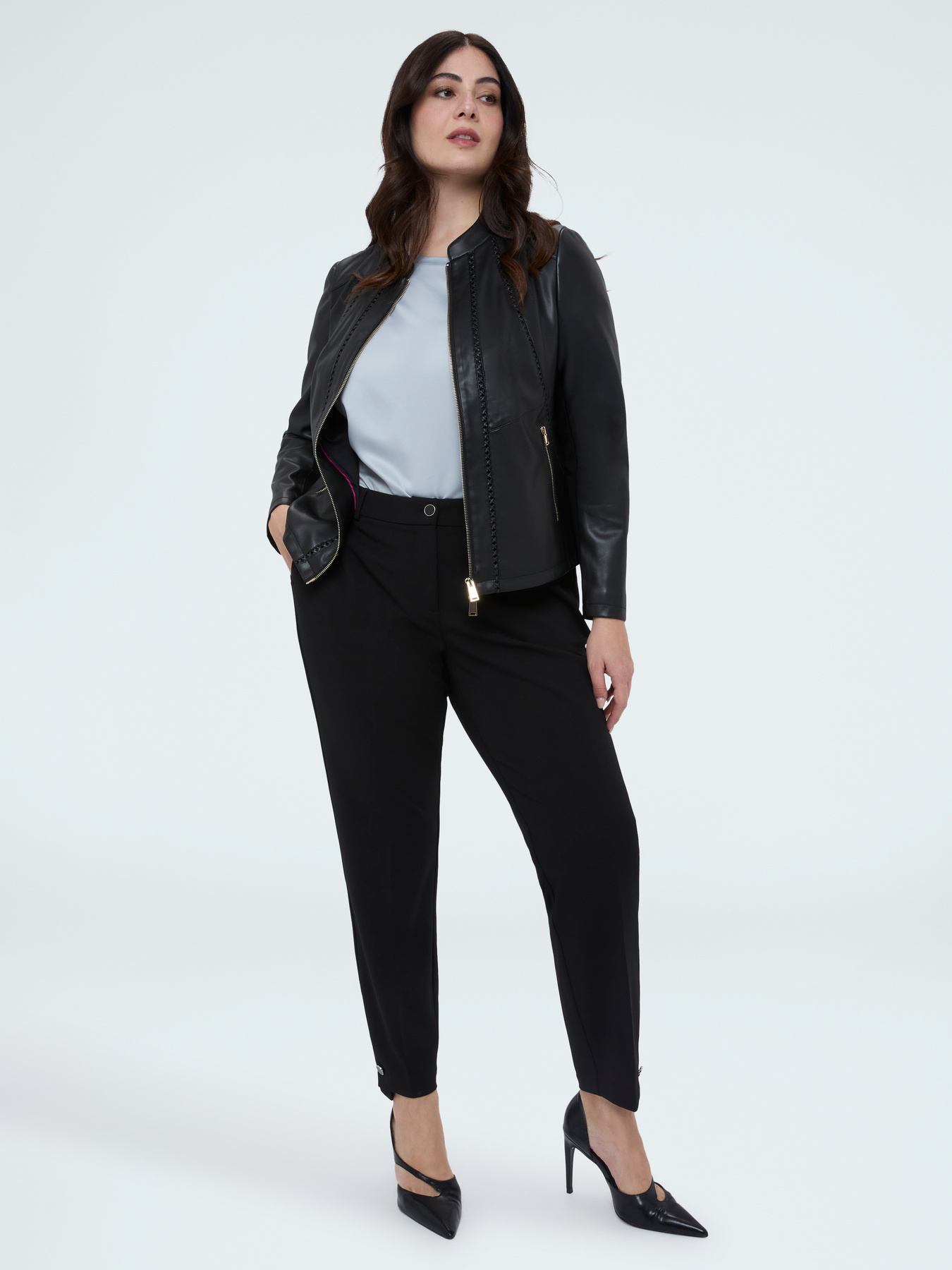 Bi-material t-shirt with round neckline image number 3