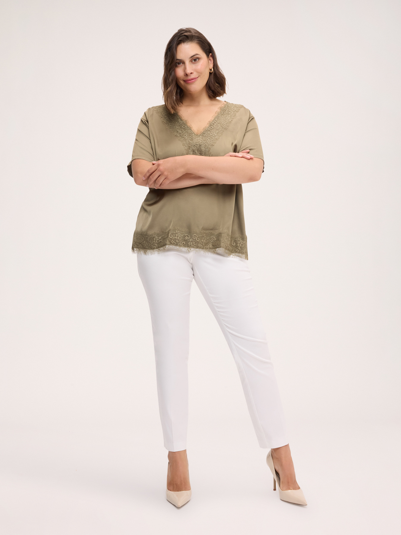 Seidenbluse mit Spitzendetails image number 3