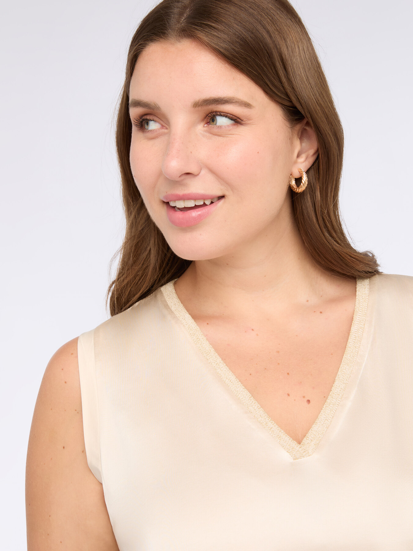 Satin top with V-neck image number 3