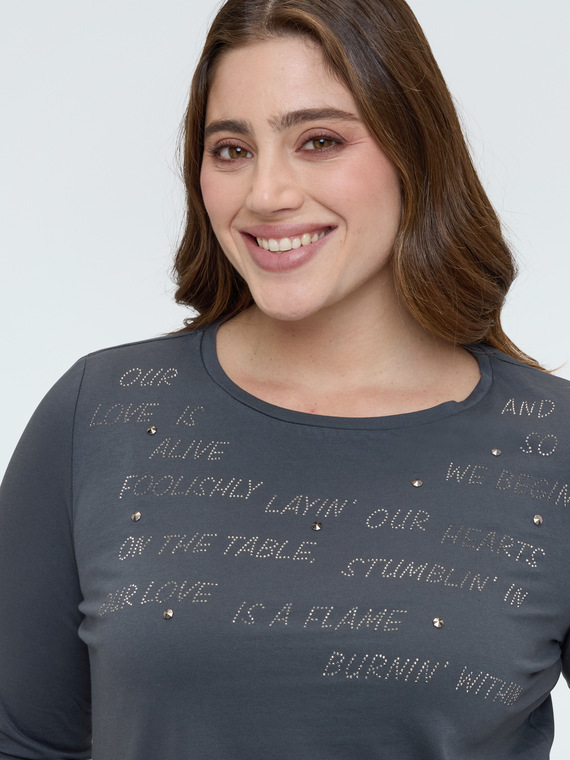 T-shirt in cotone con lettering in strass