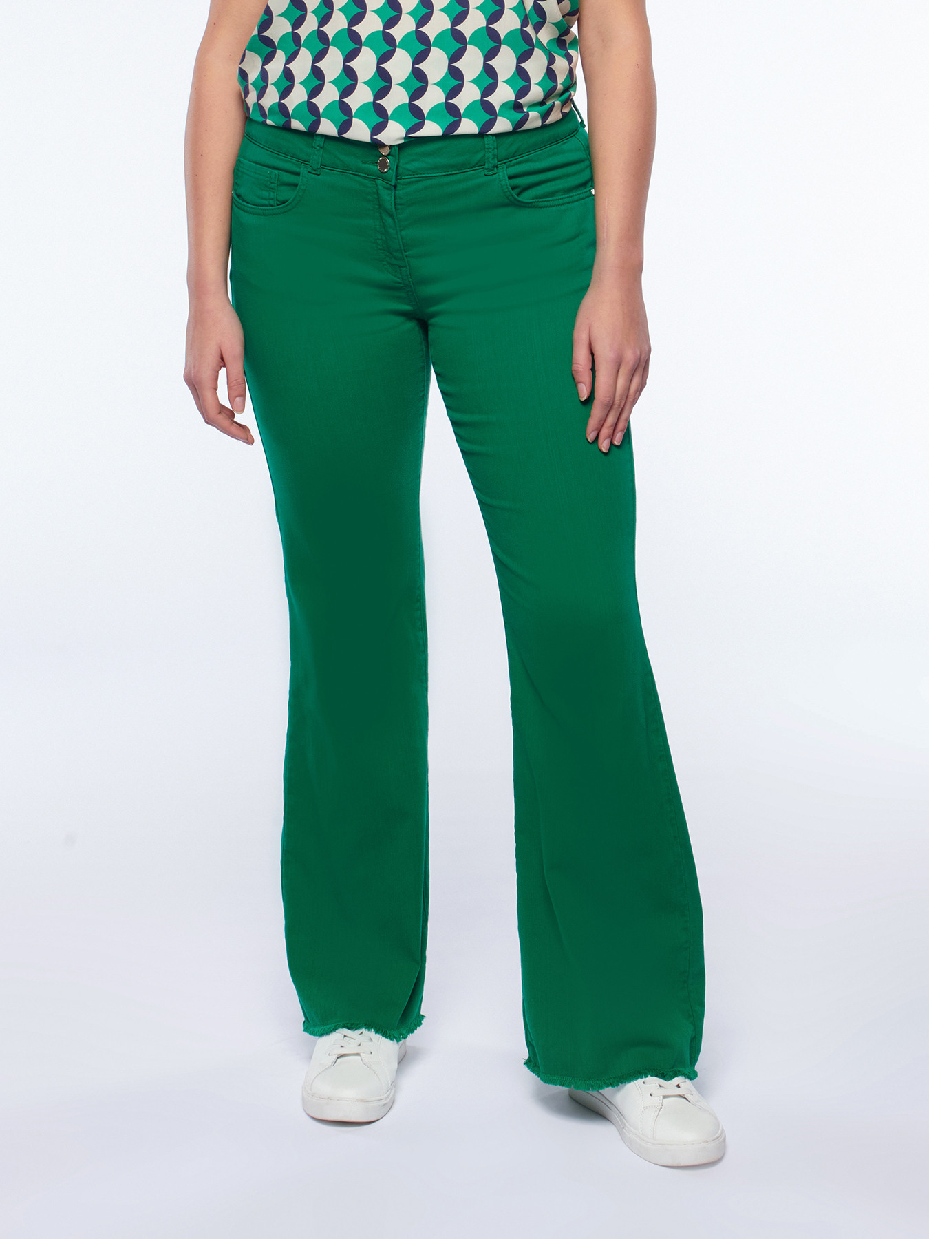 Pantalones flare en denim color image number 0