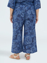 Pantalon cropped en chambray imprim&eacute; image number 1