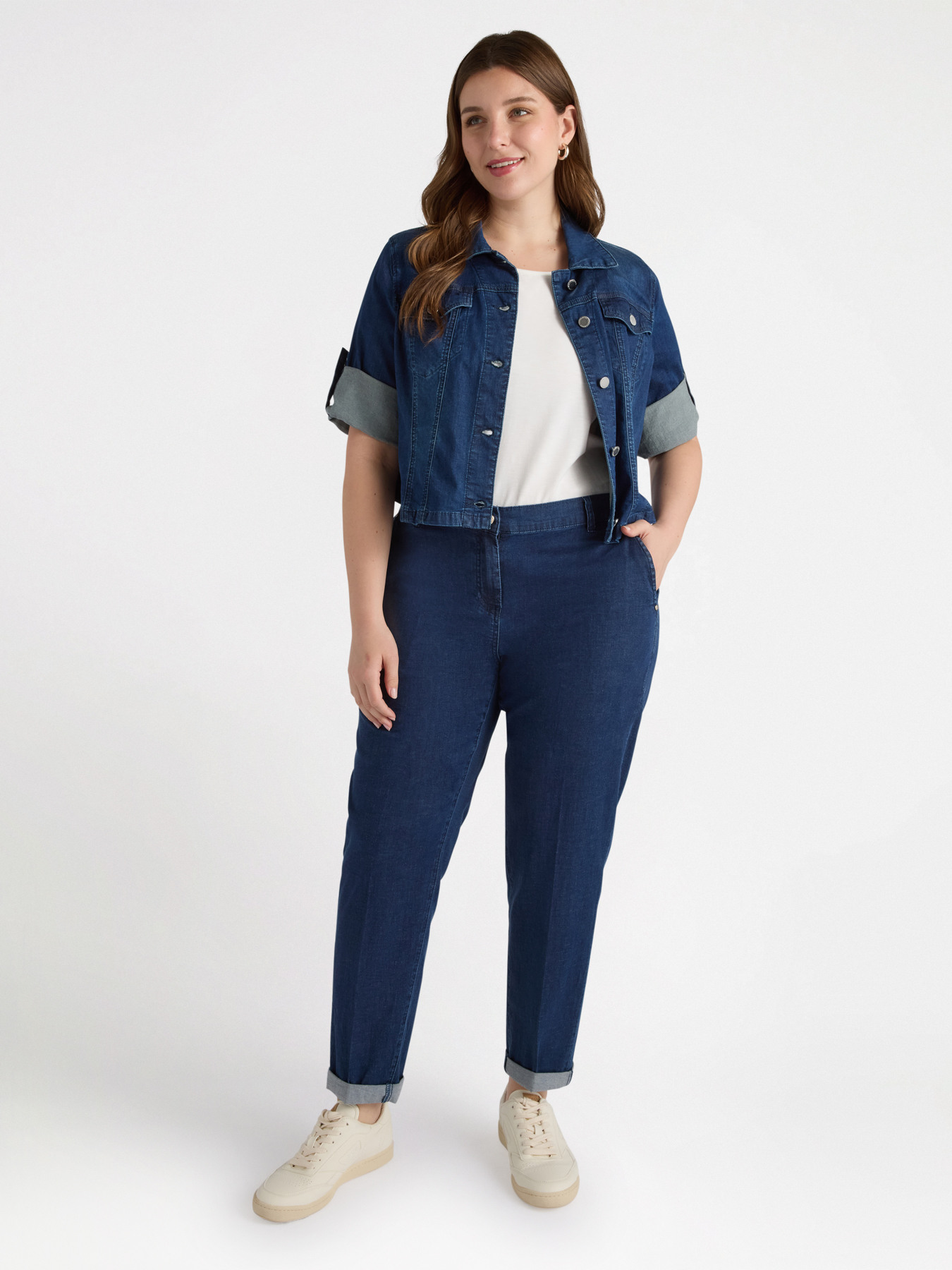 Short lightweight denim jacket image number 2