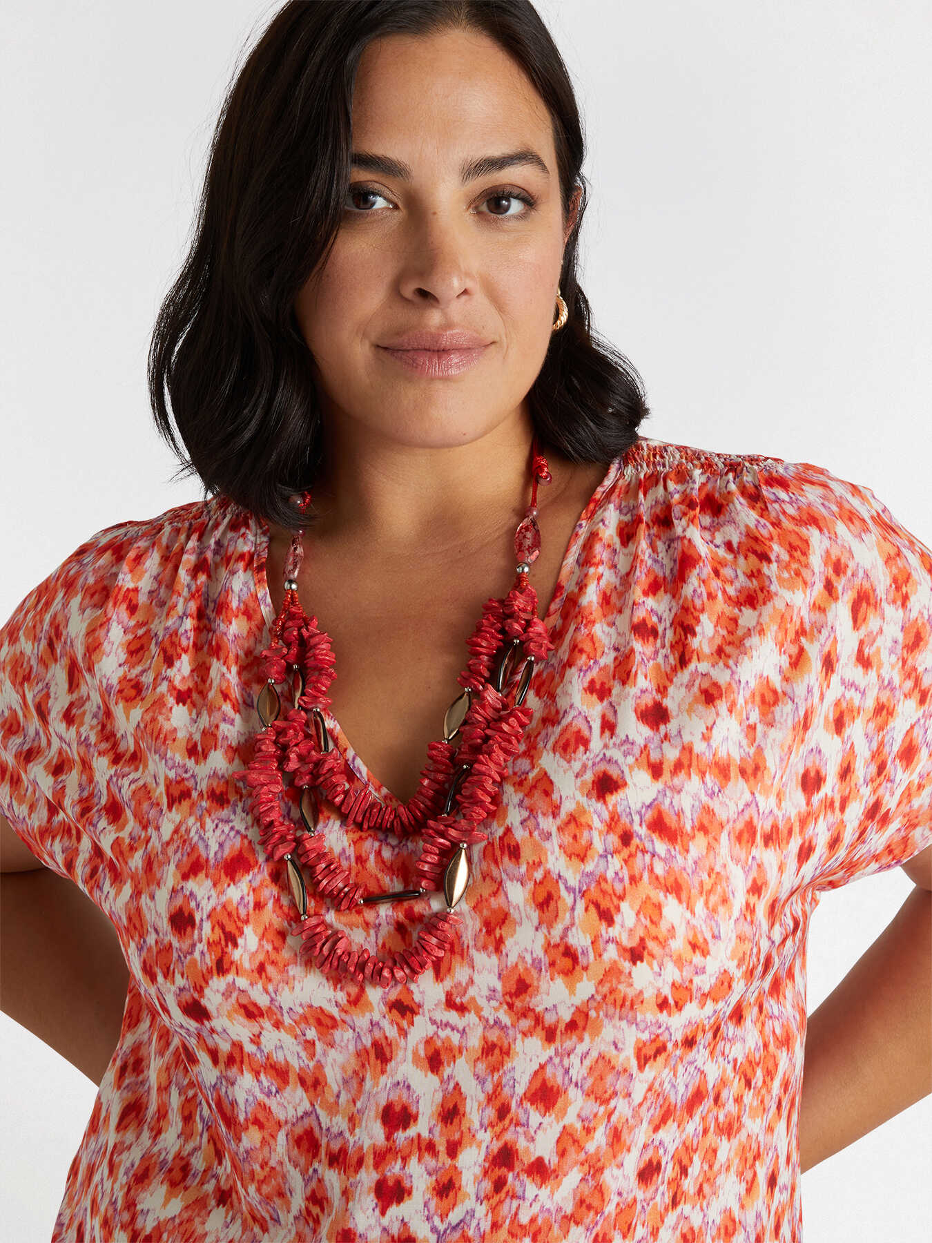 Multi-strand necklace with red gemstones image number 0