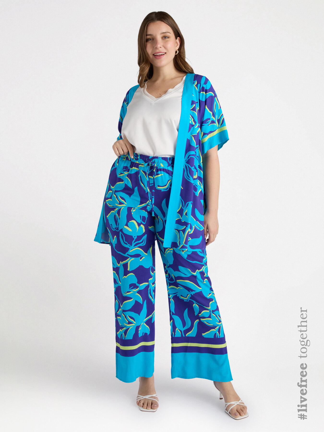 Hose mit Blumenmuster aus Viskose LENZING&trade; ECOVERO&trade; image number 0