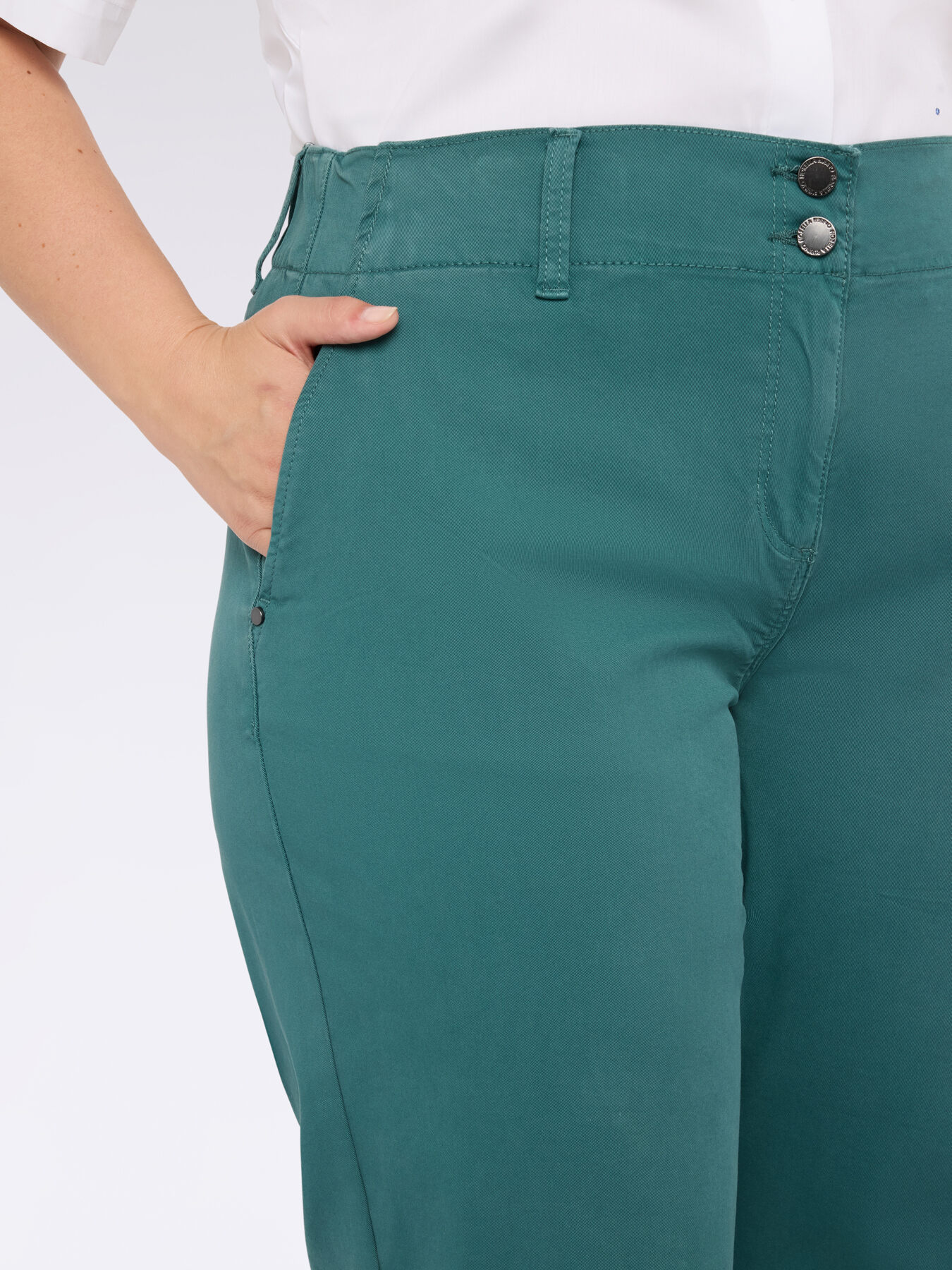 Cropped cotton blend trousers image number 3