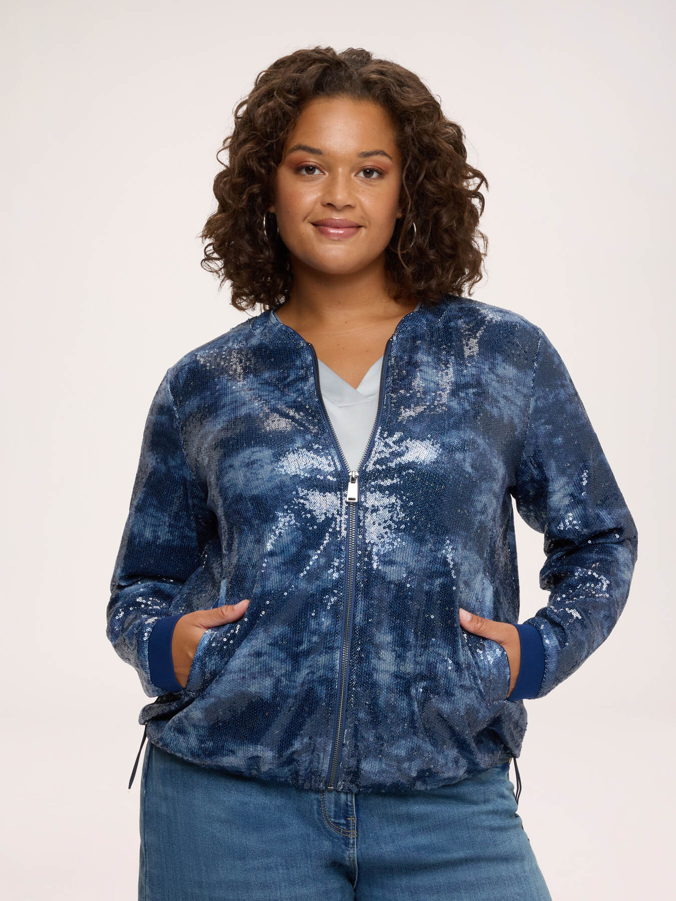 Open sweatshirt in tulle with sequins image number 0