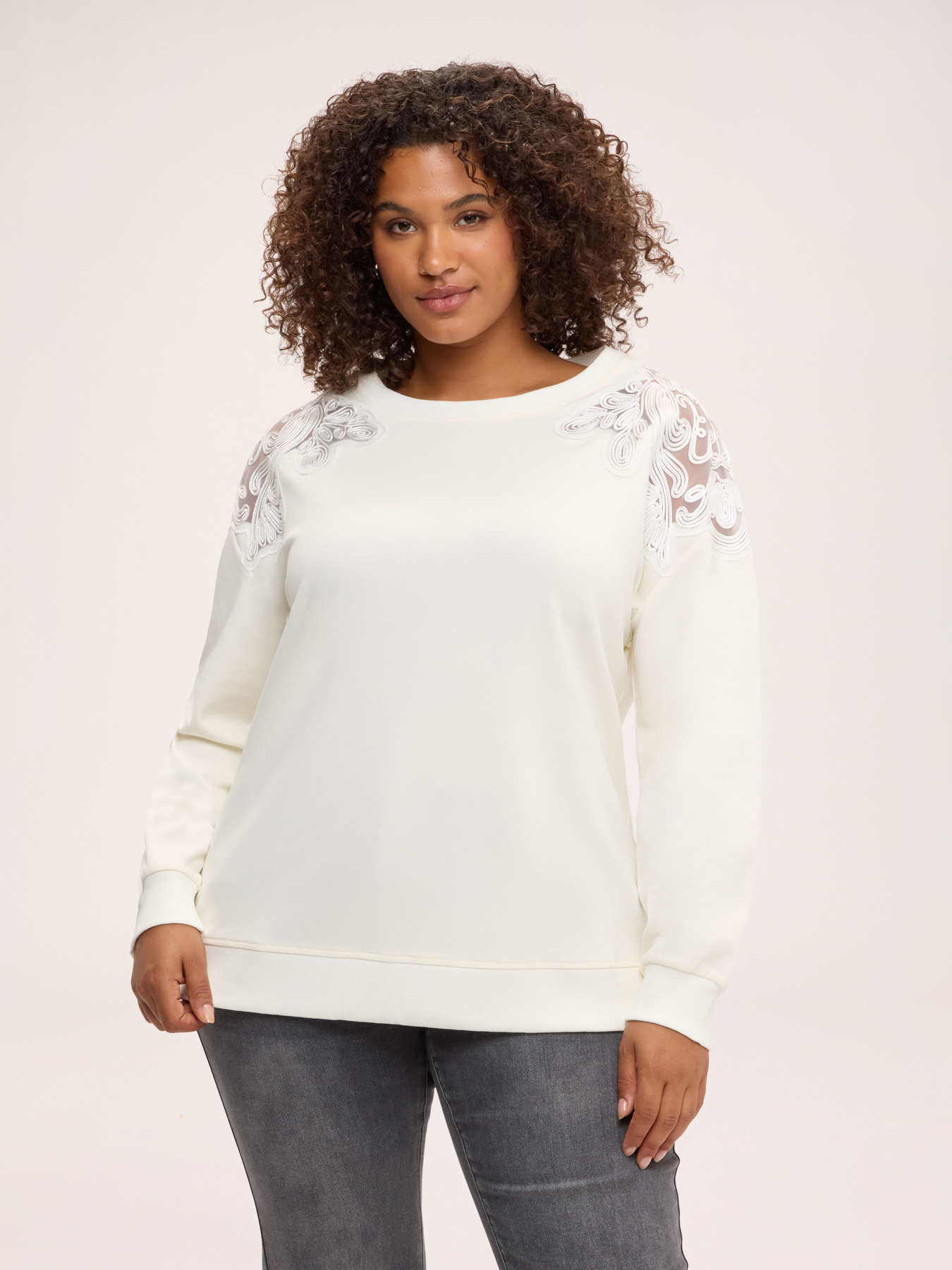 Sweatshirt with floral embroidery image number 0