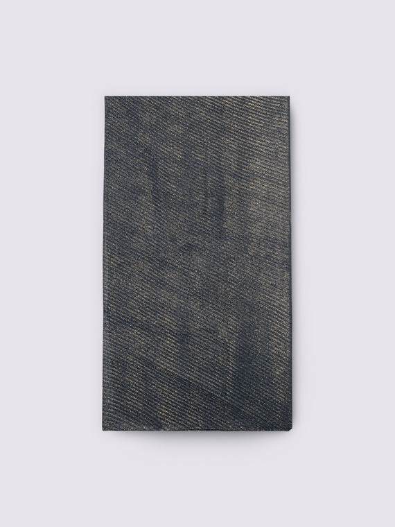 Sparkling stole with light points