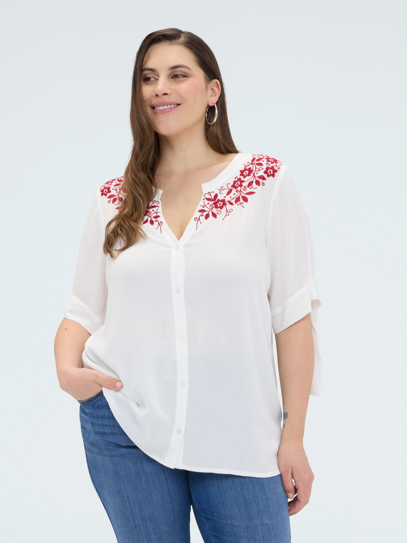 Blouse with floral embroidery image number 0