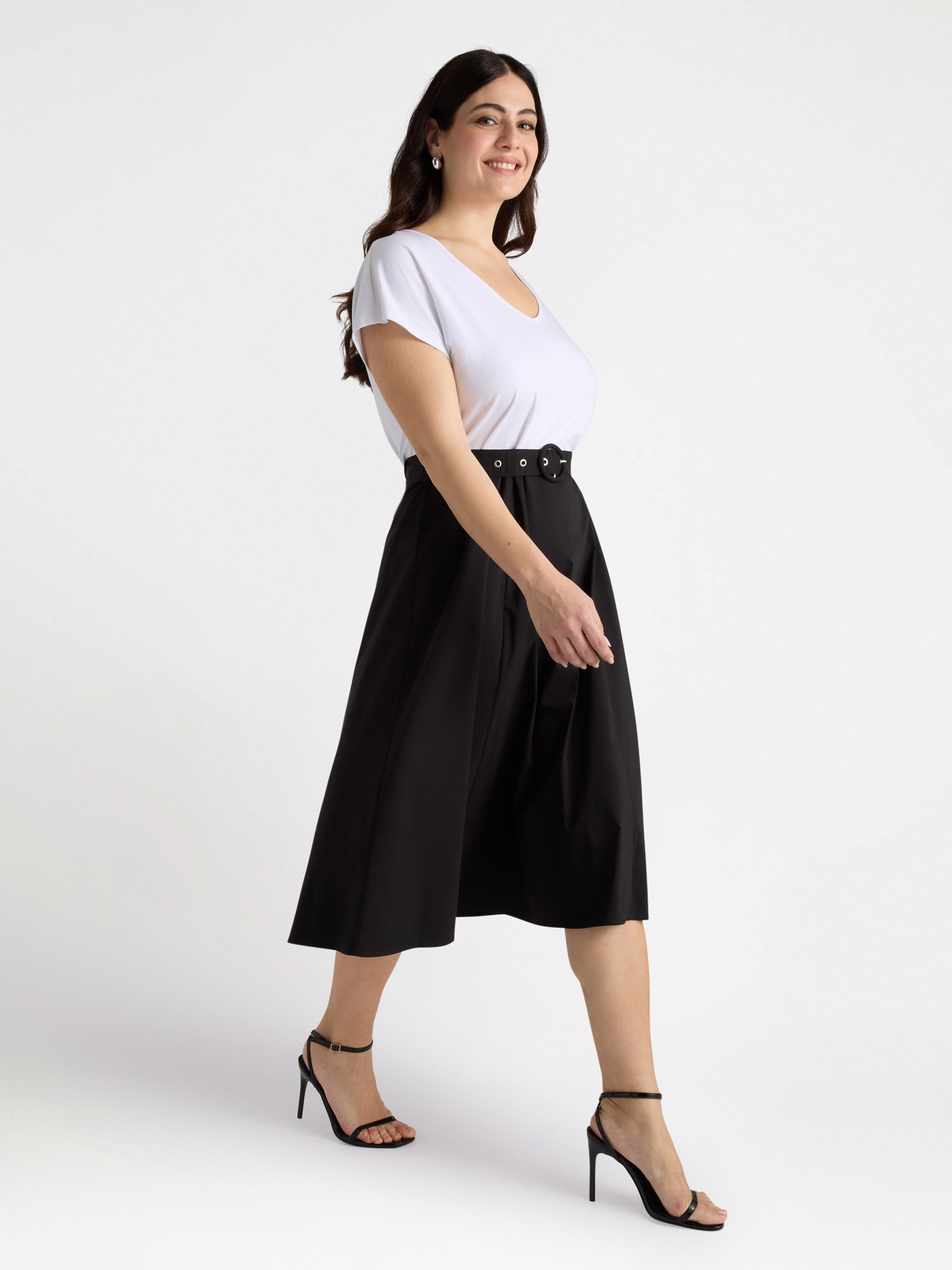 Robe bimati&egrave;re noir et blanche image number 2