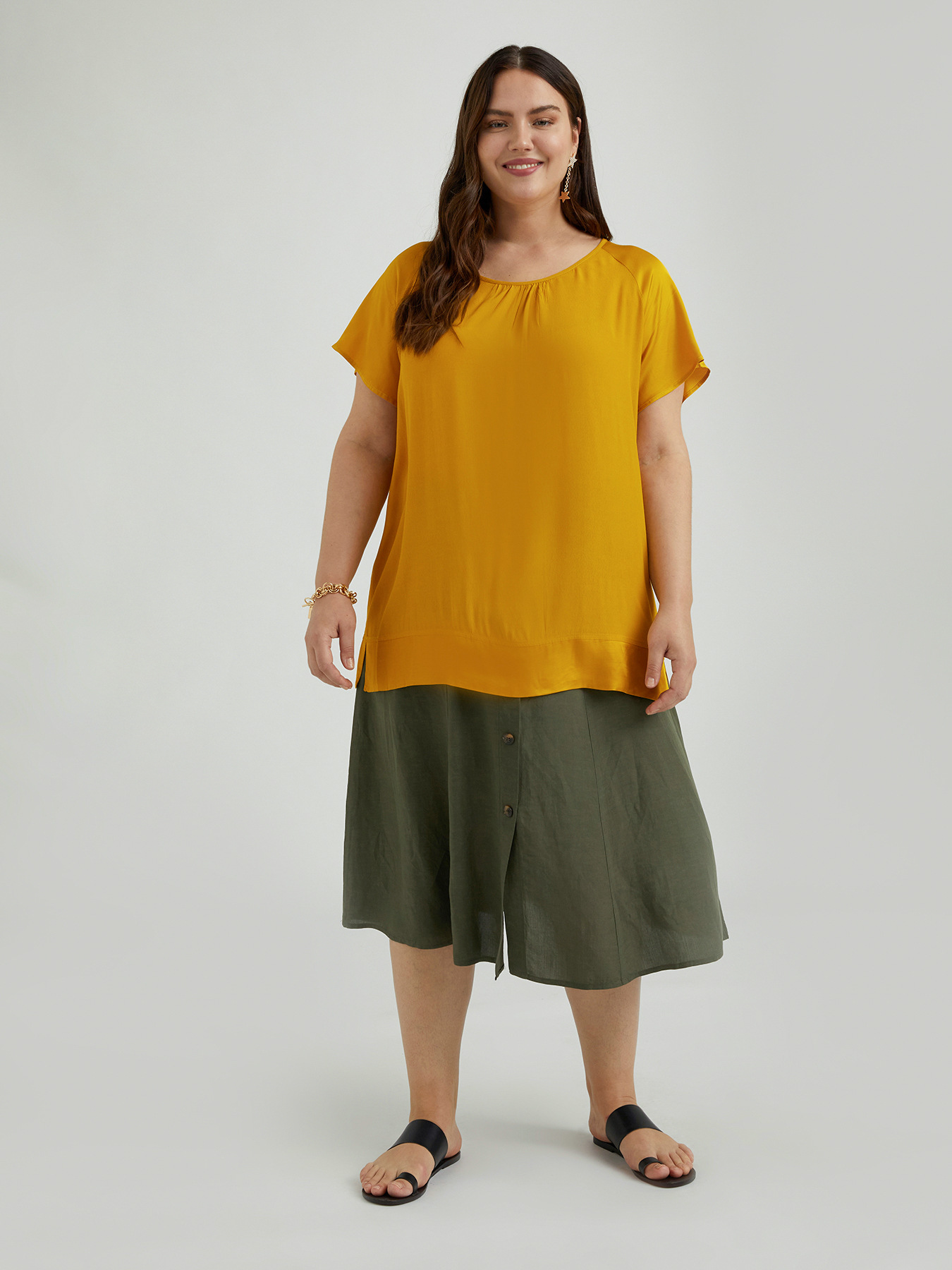 Skirt with front buttons image number 1