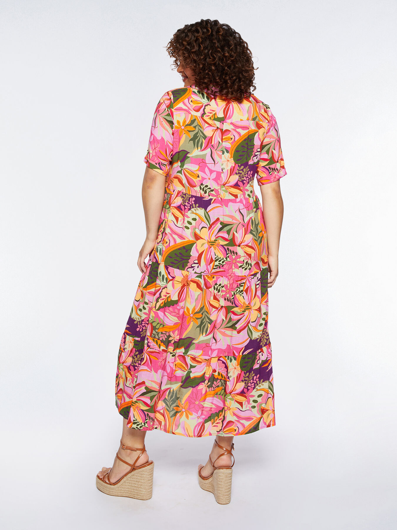 Langes, gebl&uuml;mtes Kleid image number 1