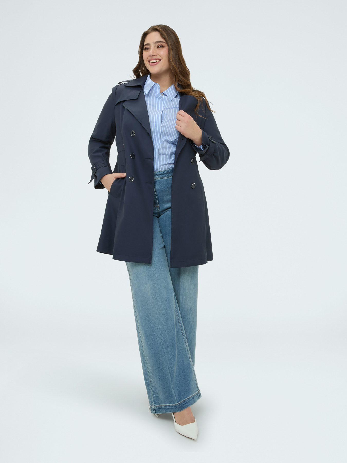 Double-breasted trench coat image number 3