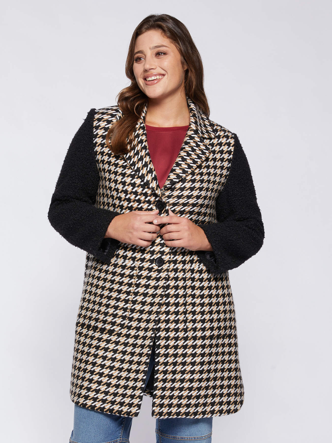 Houndstooth coat with knit sleeves image number 0