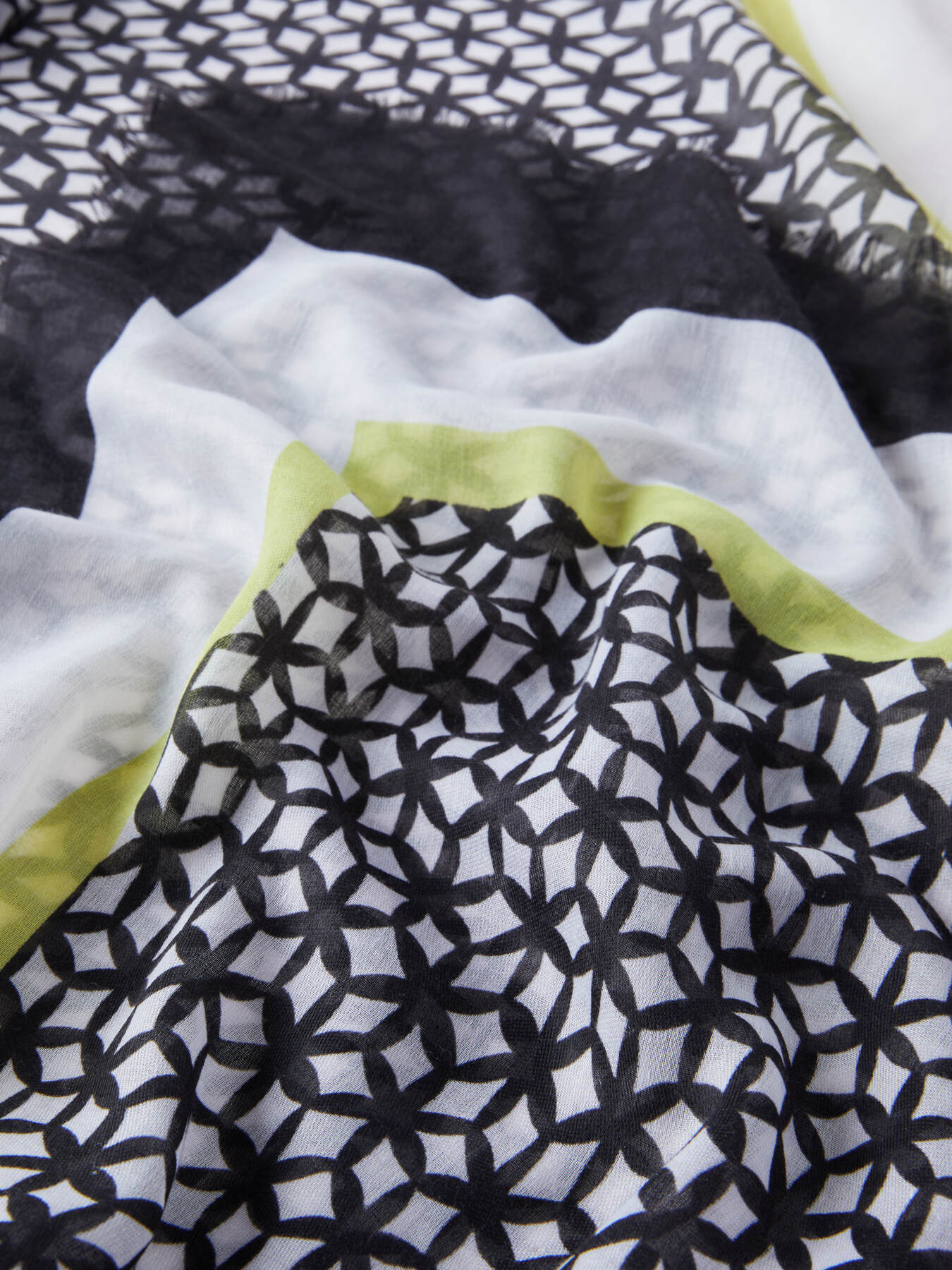 Sciarpa #livefree dalla stampa optical image number 1