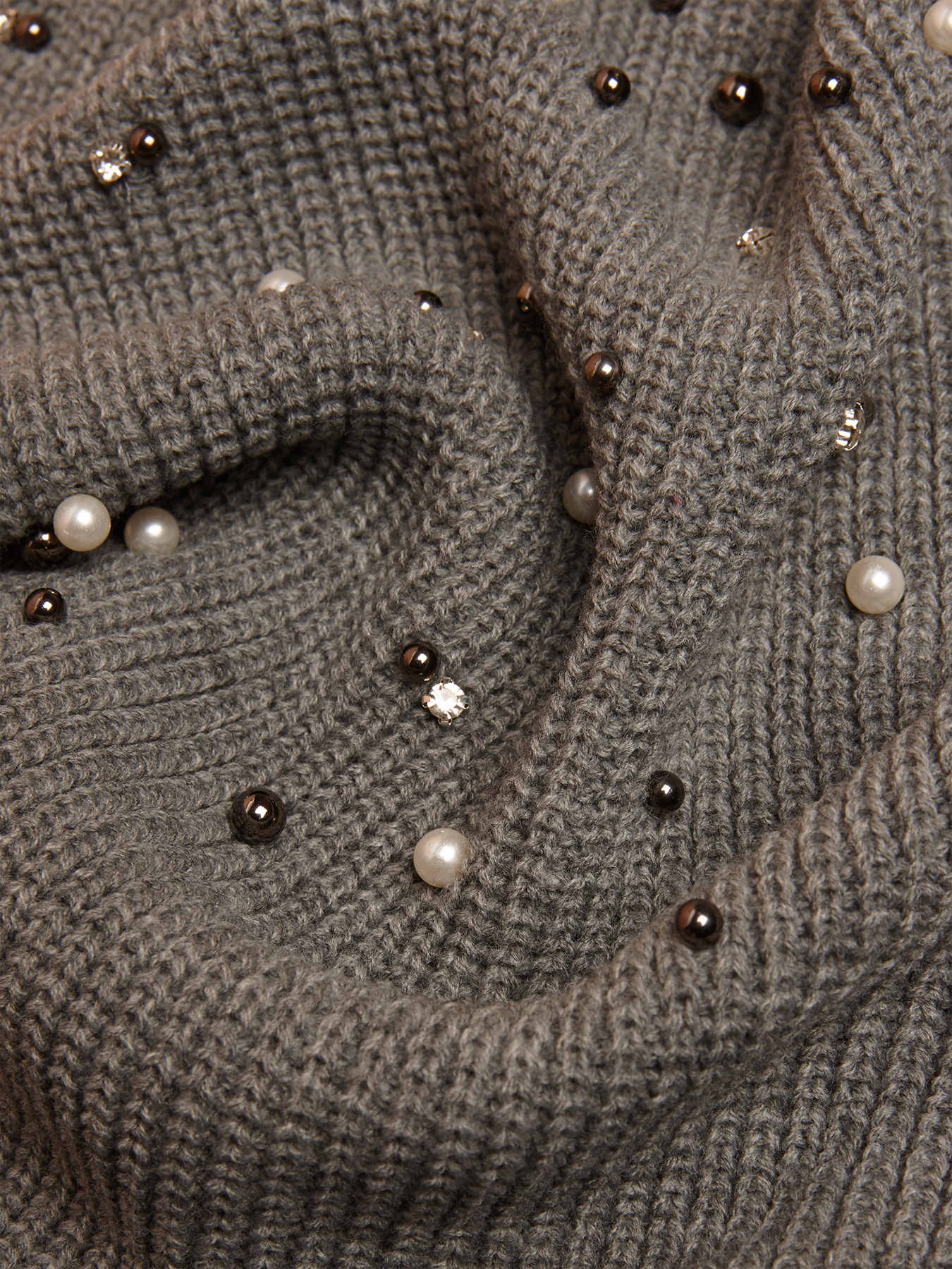 Sciarpa ricamata image number 1