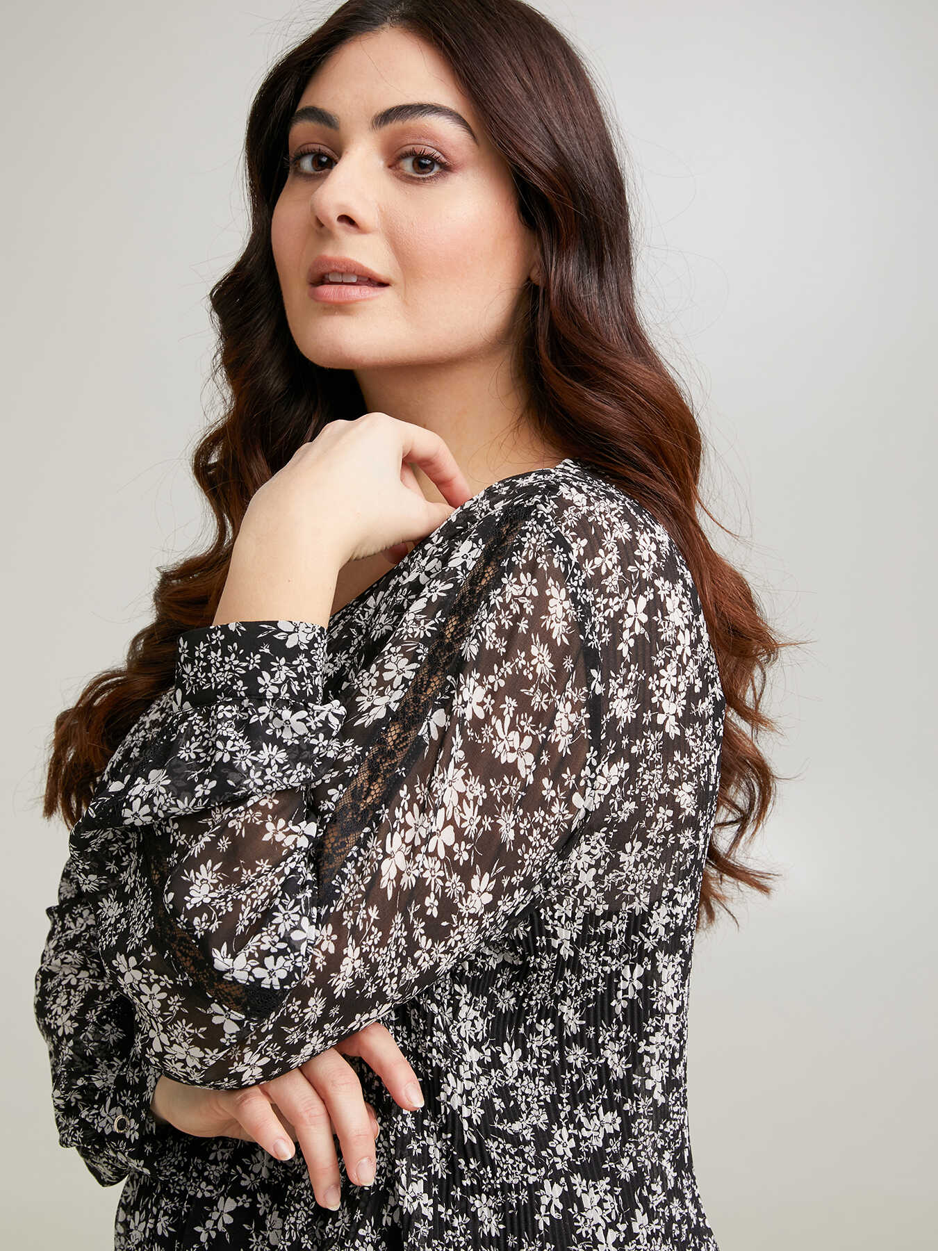 Bluse mit Blumenmuster image number 2