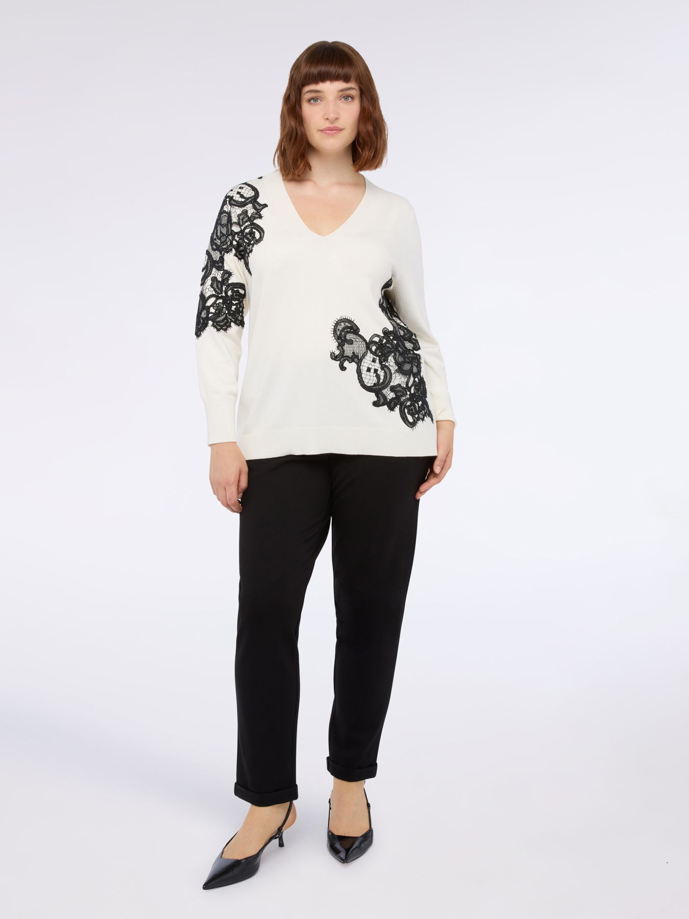 Maille avec d&eacute;tails en dentelle image number 1