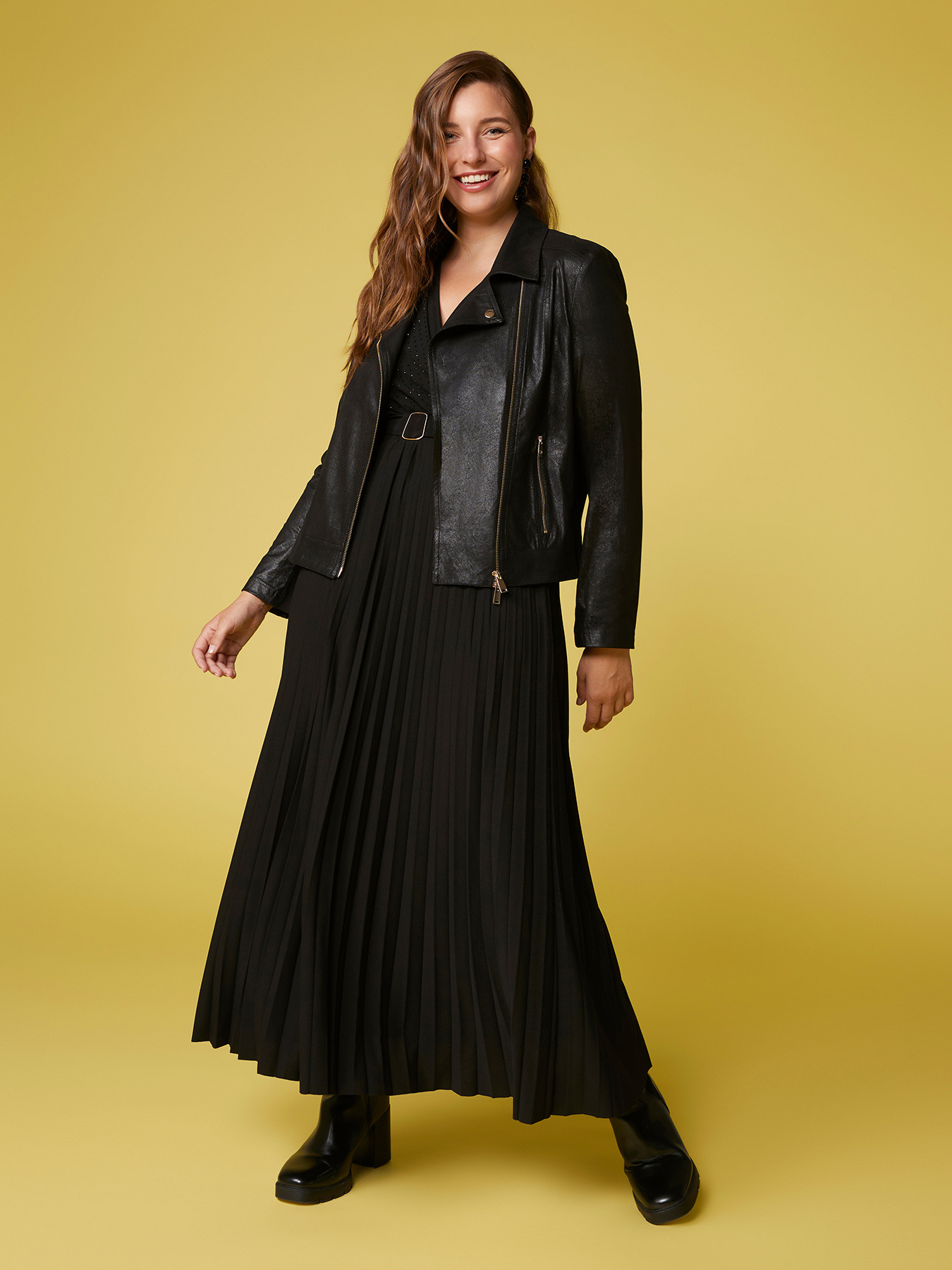 Suede-effect ankle boot with gold zip image number 0