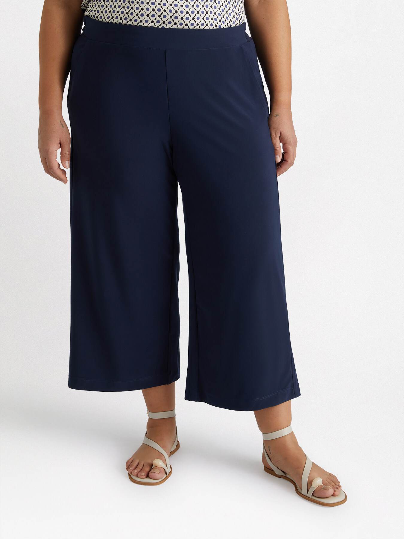 Pantalon cropped large en jersey image number 2