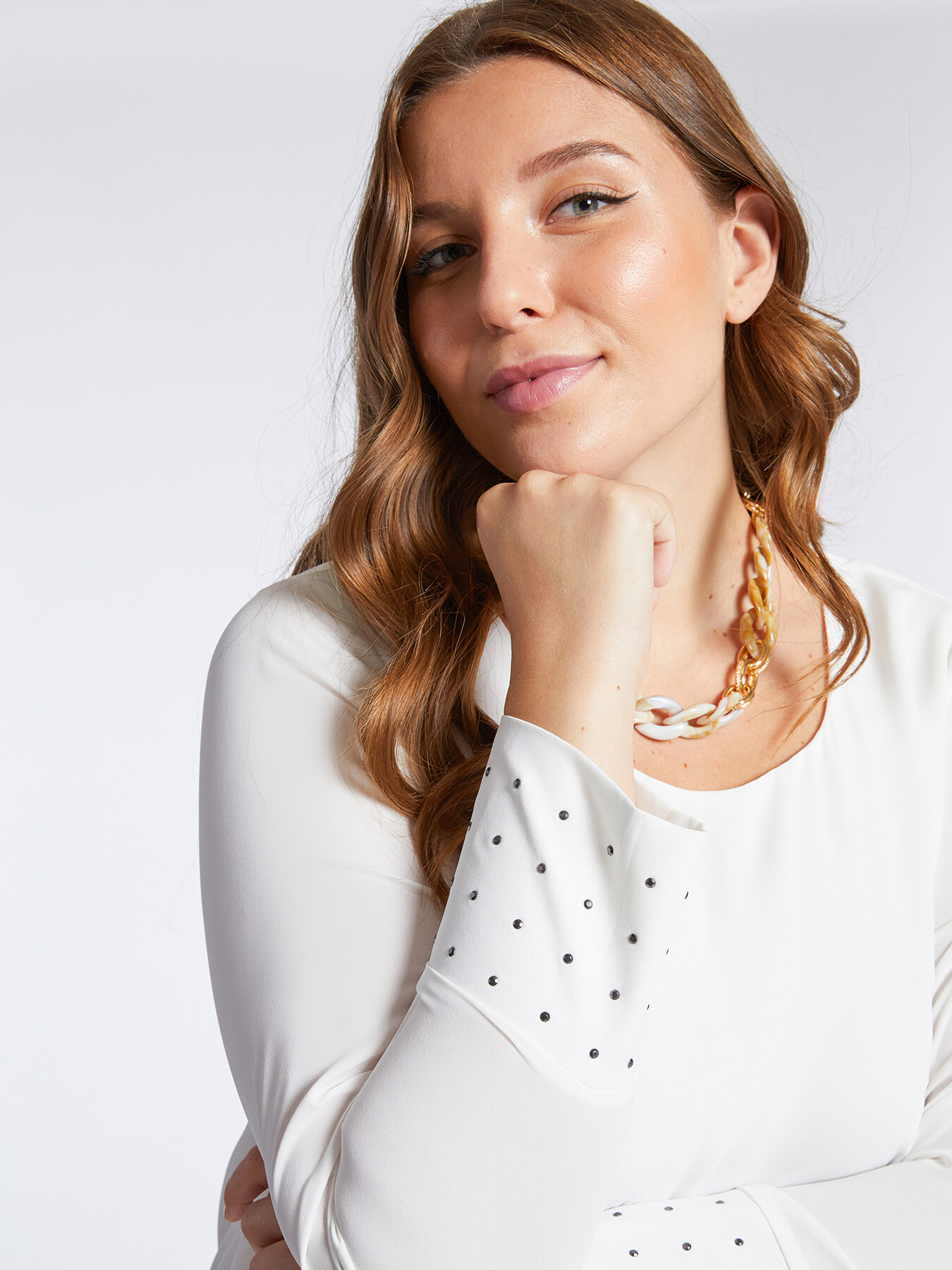 Bluse mit Nieten an den &Auml;rmelb&uuml;ndchen image number 2