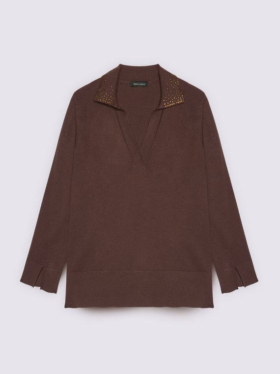 Polo neck sweater with appliqu&eacute;s