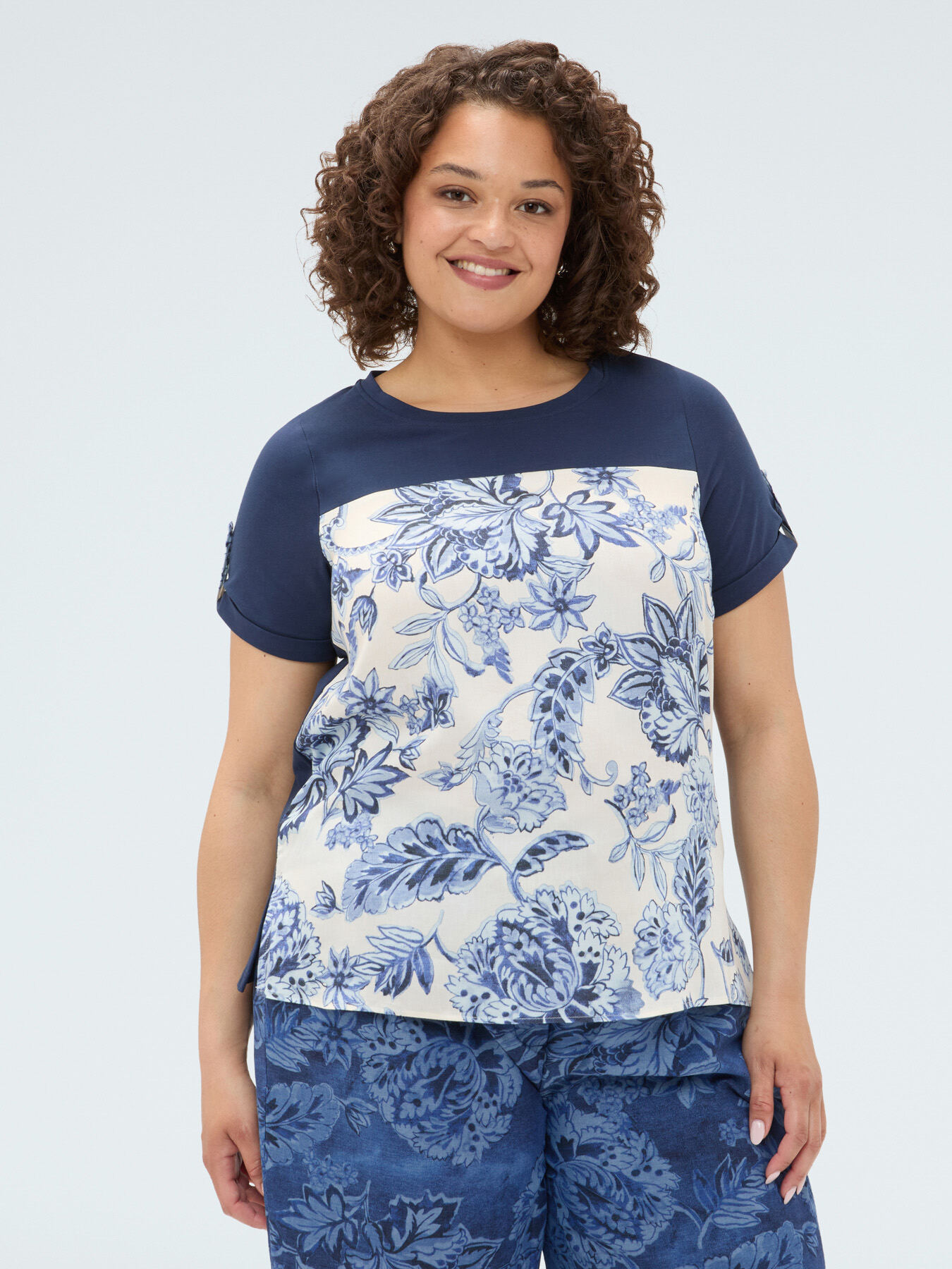 Zweifarbiges T-Shirt aus Baumwollmischung image number 0
