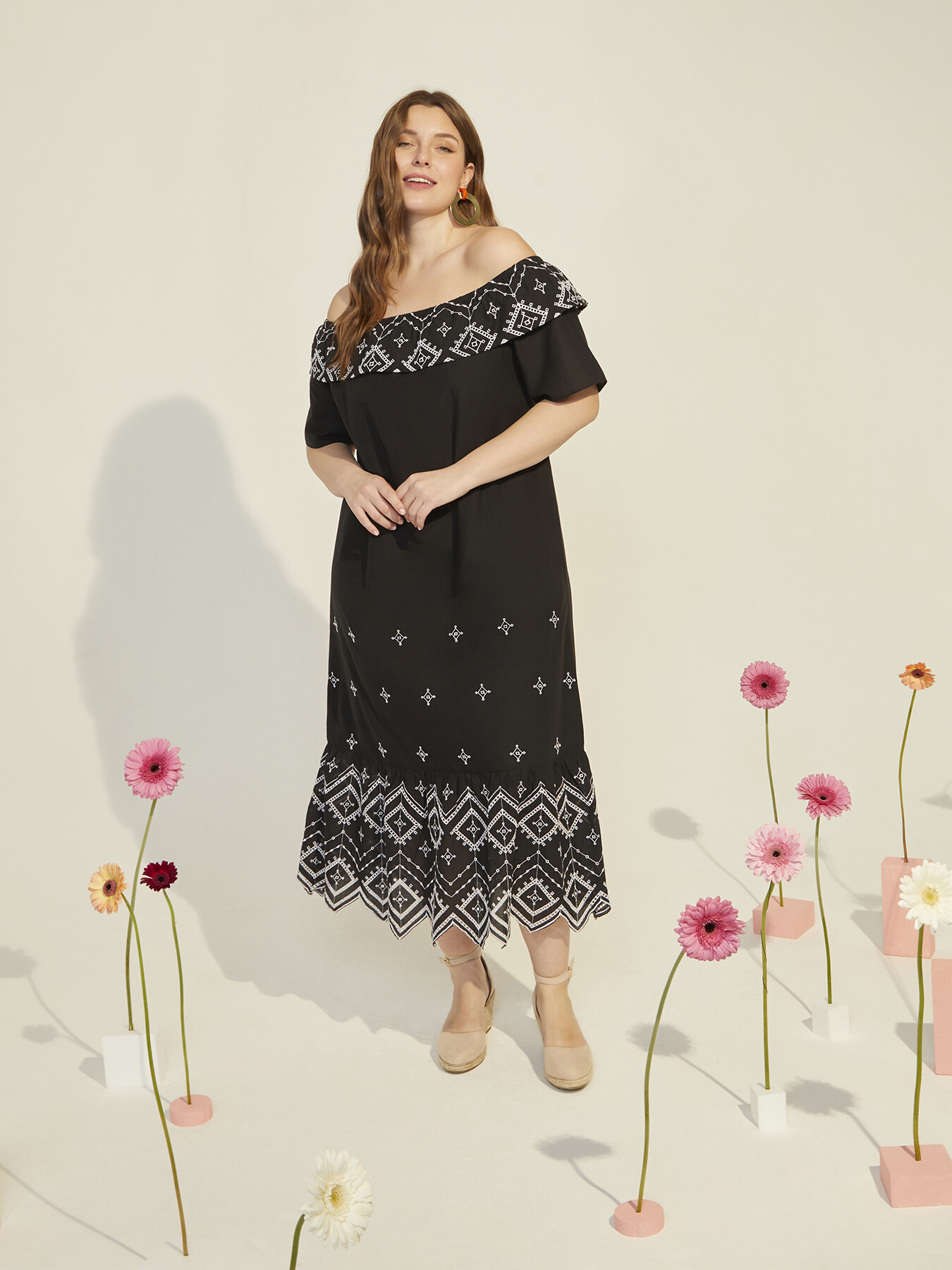 Long ethnic off the shoulder dress image number 4