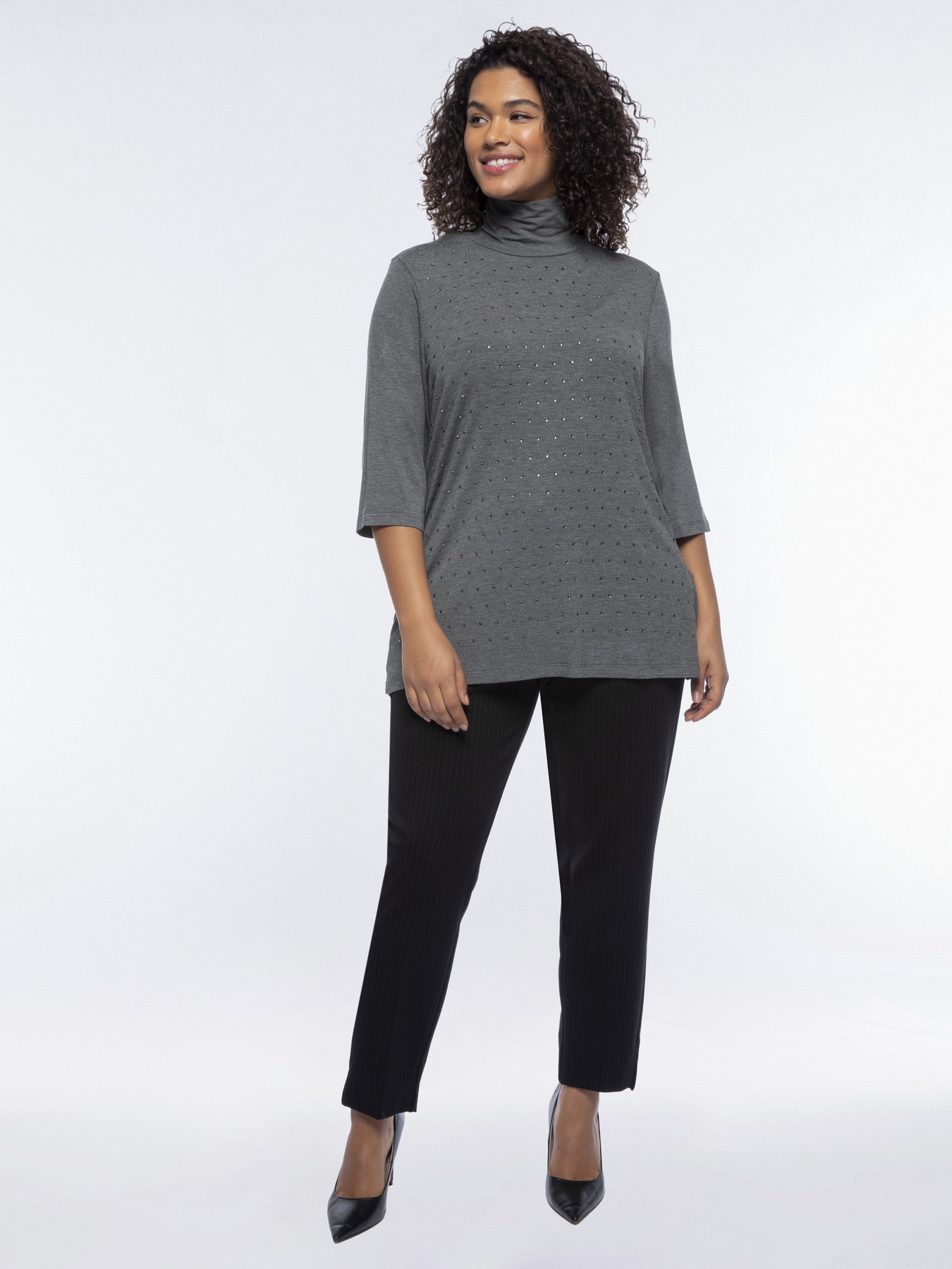 T-shirt collo alto con applicazioni image number 2