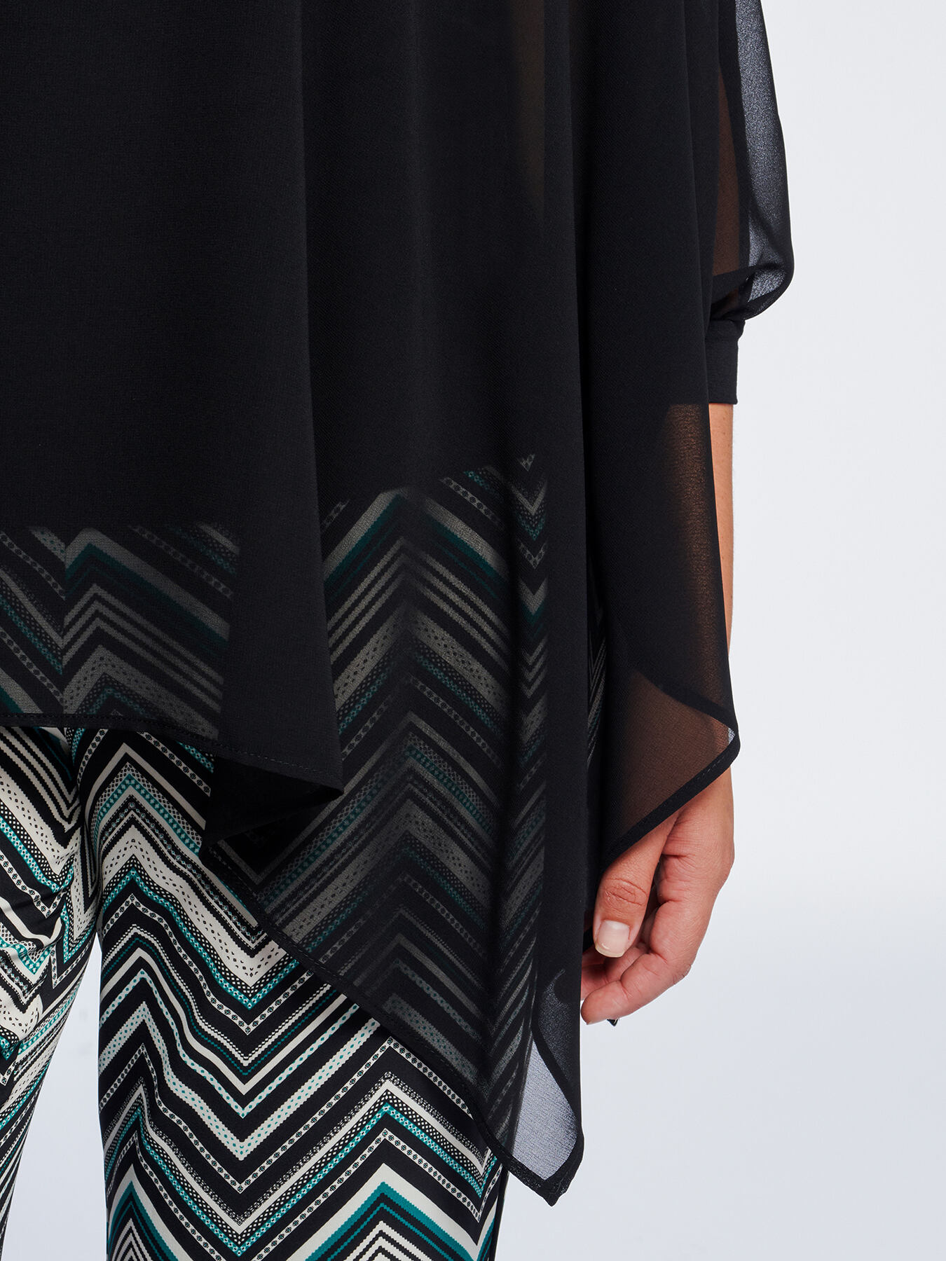 Blusa amplia en georgette image number 3