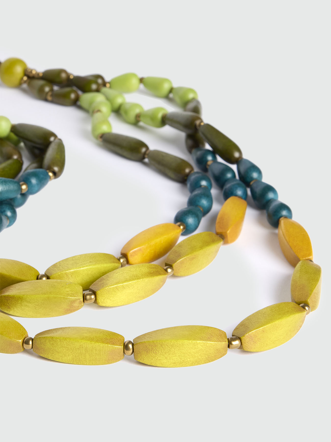 Multi-strand necklace with wooden pearls image number 2